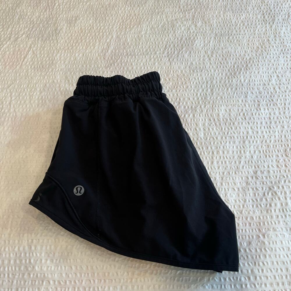 Lululemon black hotty hot shorts size 2